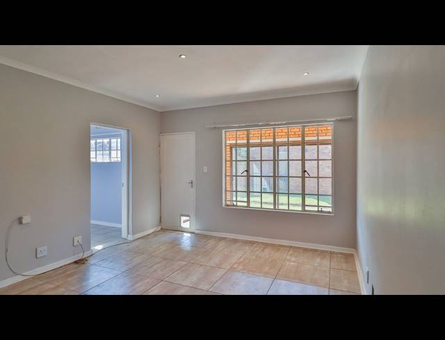 2 BEDROOM SECTIONAL TITLE FOR SALE IN SUNAIR PARK